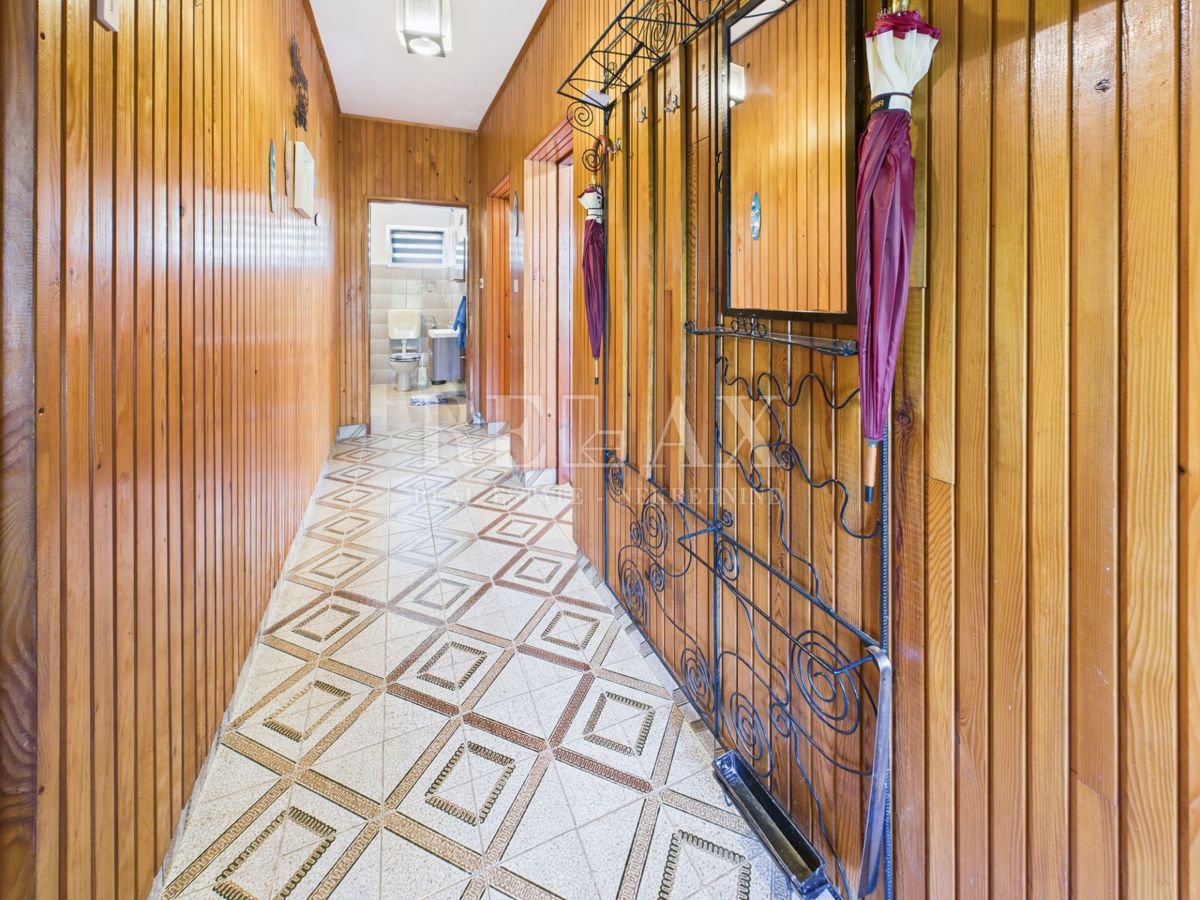 Volarice, Senj - casa a un piano con ampio giardino