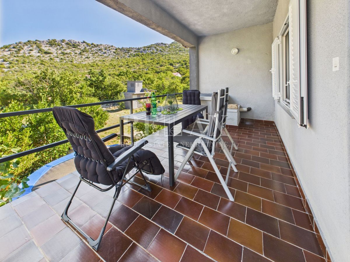 Volarice, Senj - casa a un piano con ampio giardino