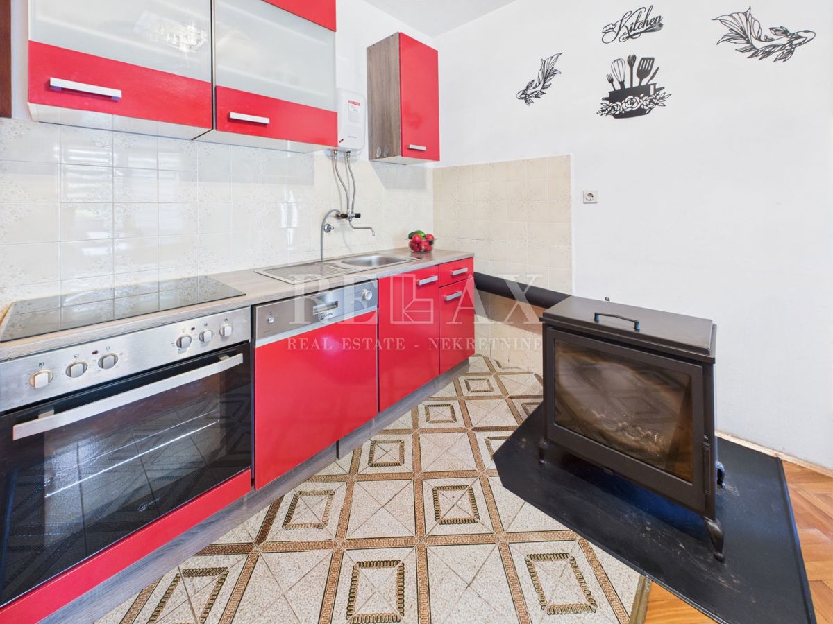 Volarice, Senj - casa a un piano con ampio giardino