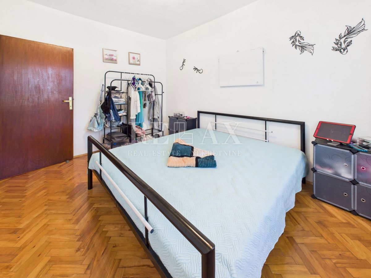 Volarice, Senj - casa a un piano con ampio giardino