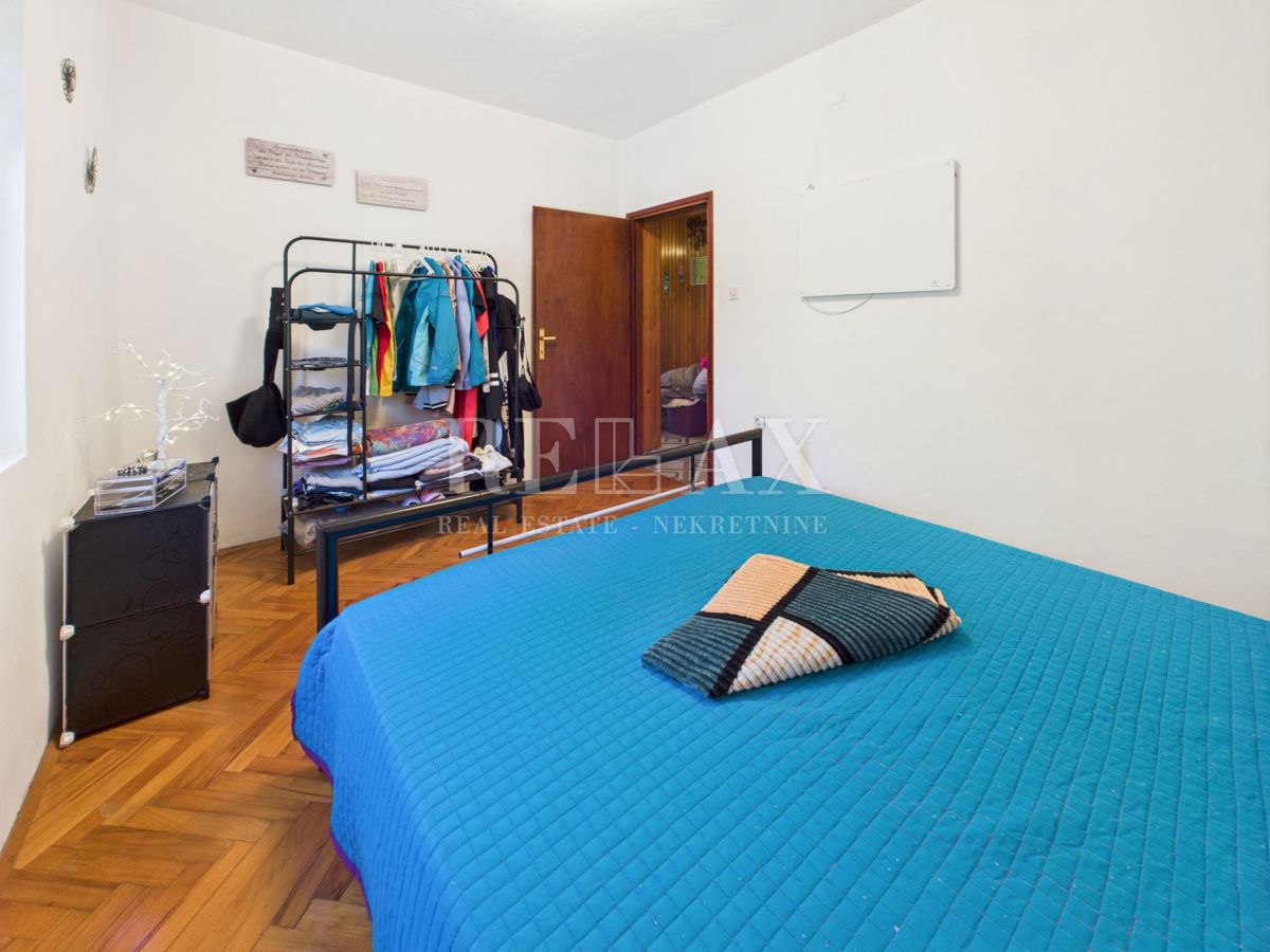 Volarice, Senj - casa a un piano con ampio giardino