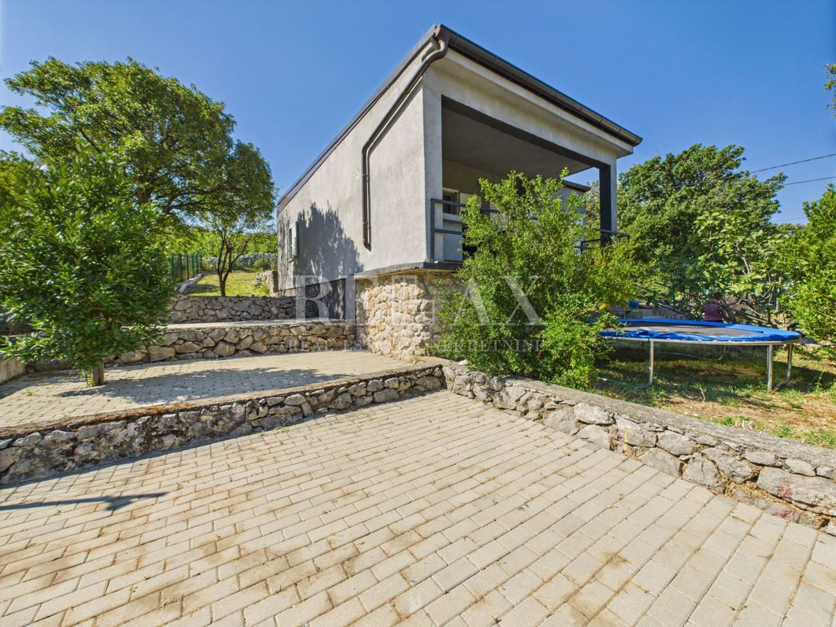 Volarice, Senj - casa a un piano con ampio giardino