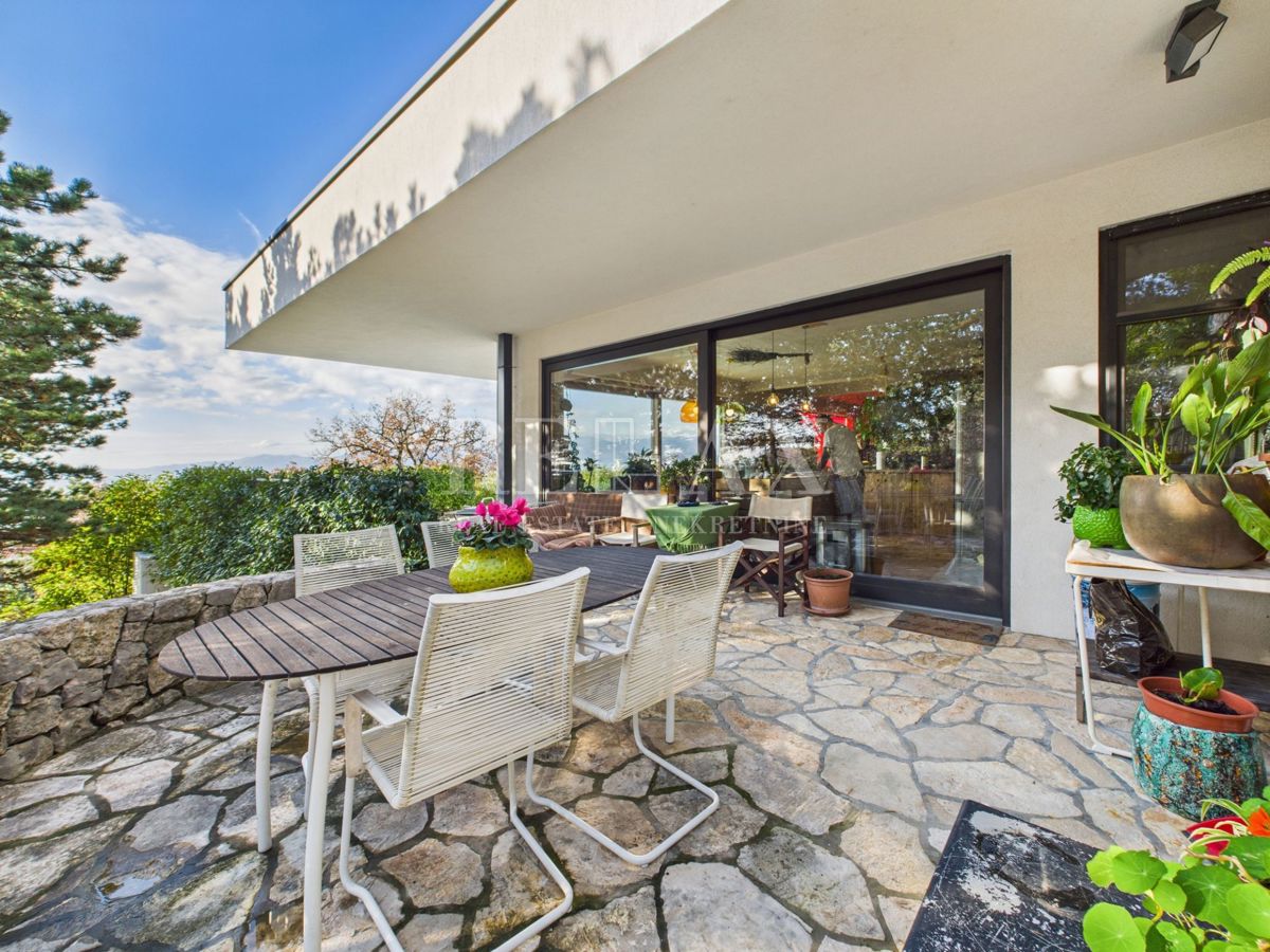 Kostrena - villa con piscina e vista mare