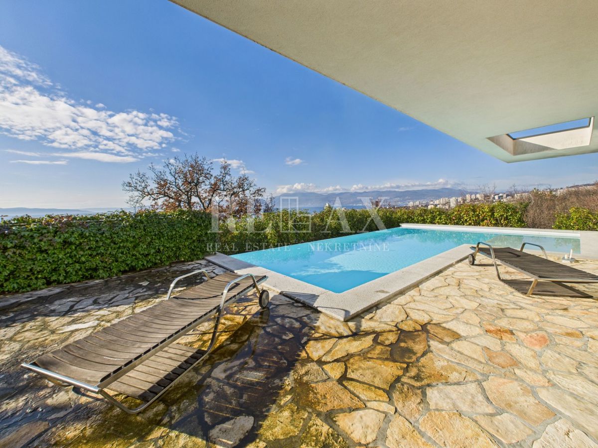 Kostrena - villa con piscina e vista mare