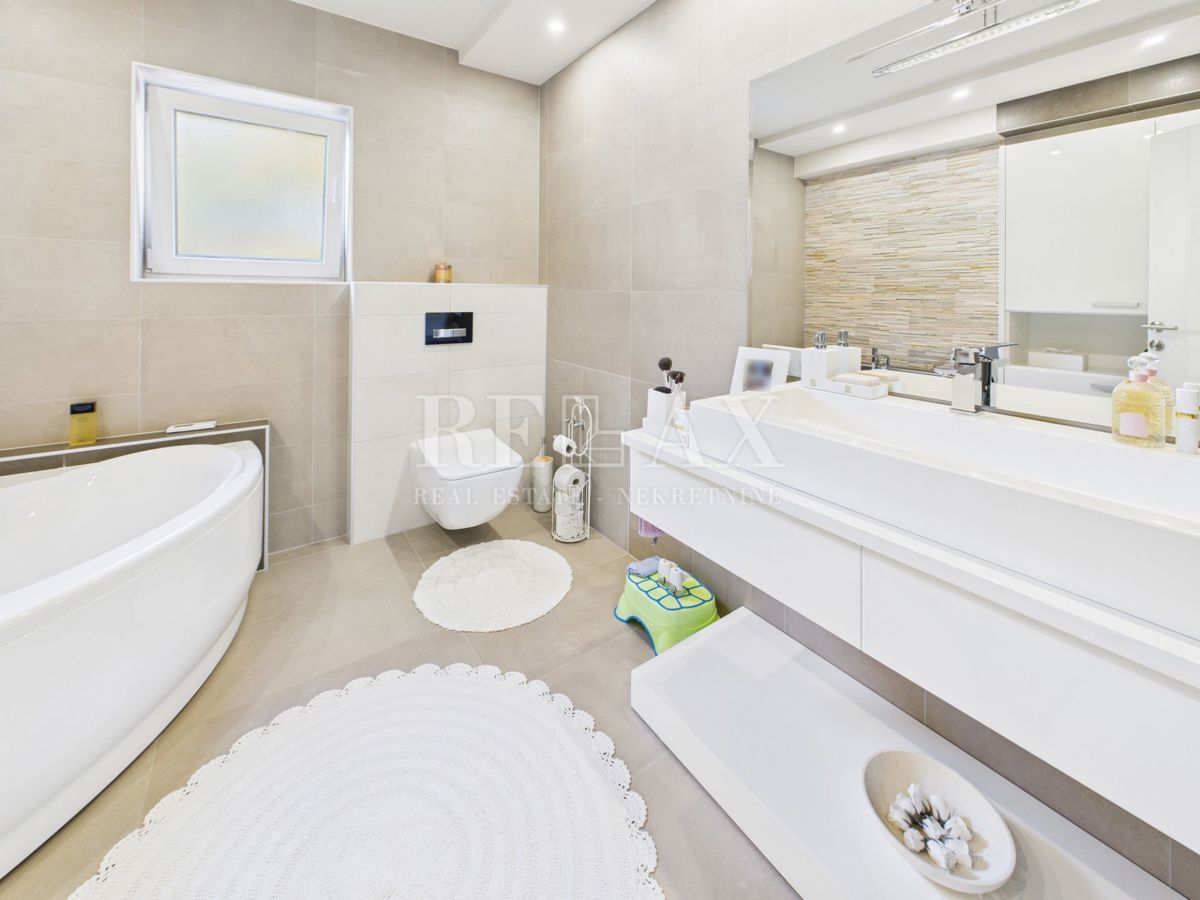 Klenovica - villa con piscina