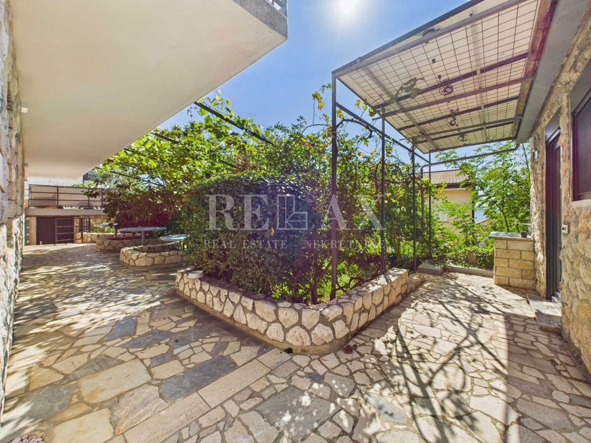 Dramalj - Edificio residenziale, ideale per investimenti