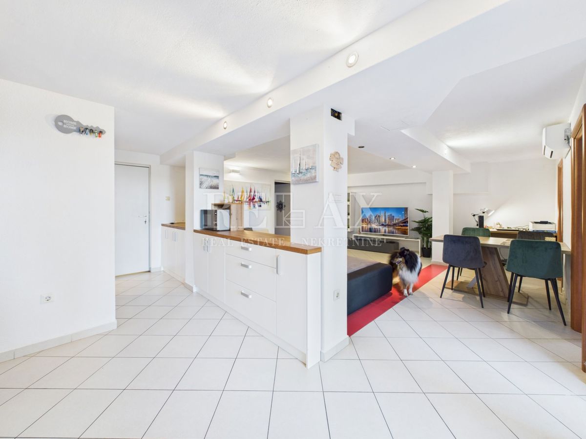 Jadranovo - appartamento con tre camere