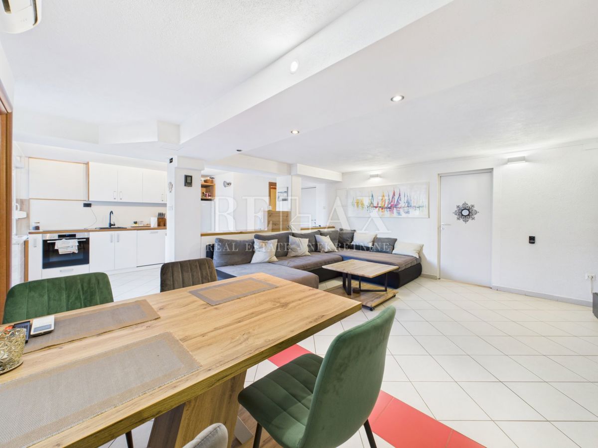 Jadranovo - appartamento con tre camere