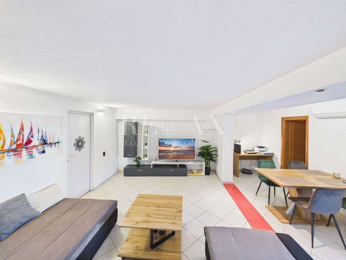 Jadranovo - appartamento con tre camere