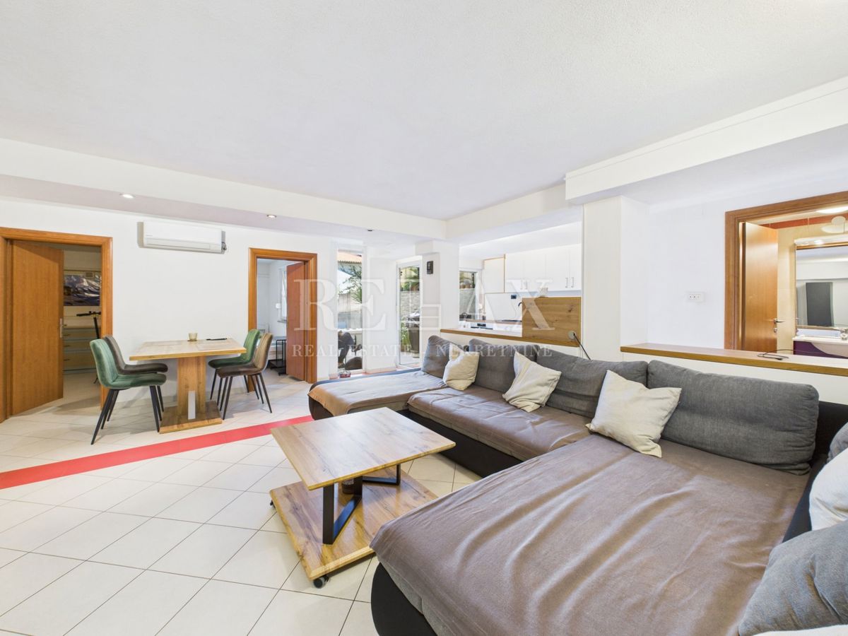 Jadranovo - appartamento con tre camere