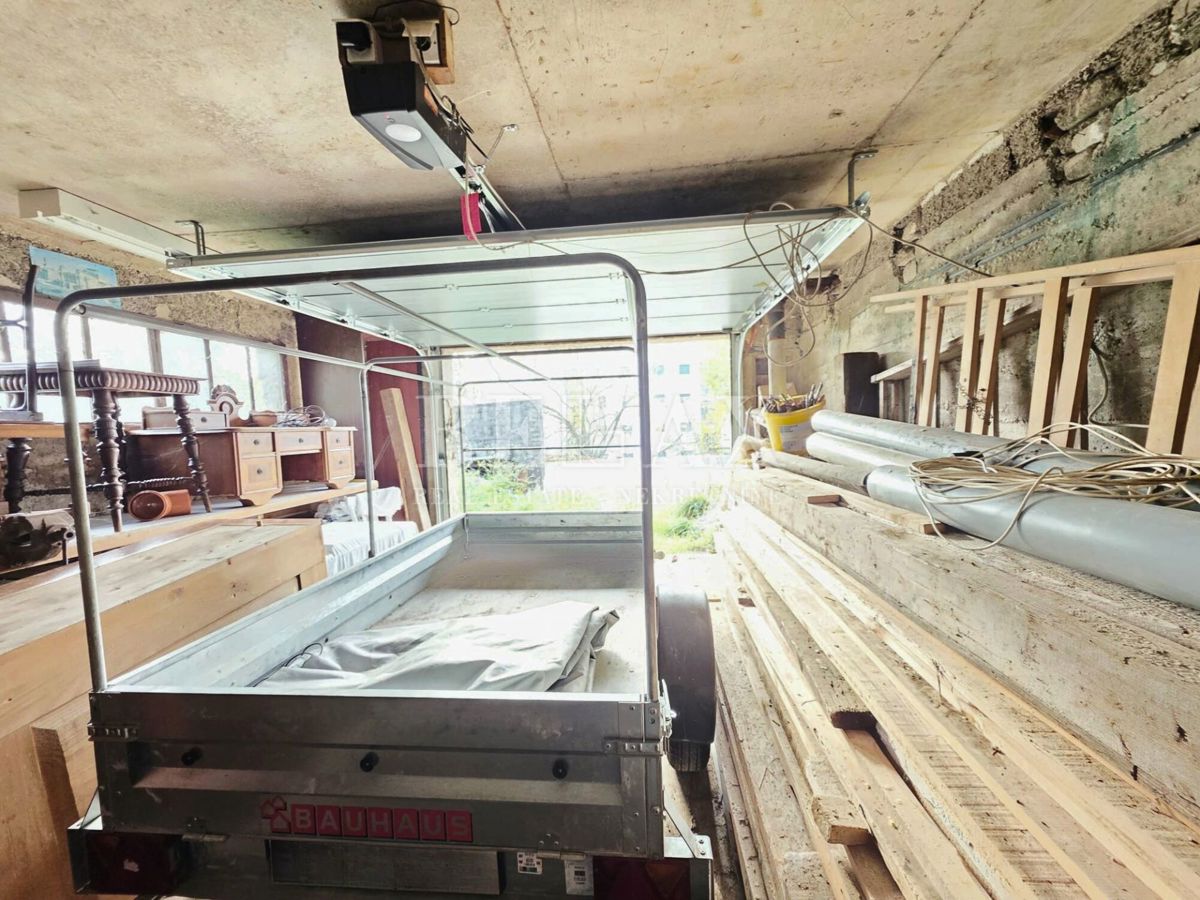 Donja Drenova - piano, ampio giardino, garage