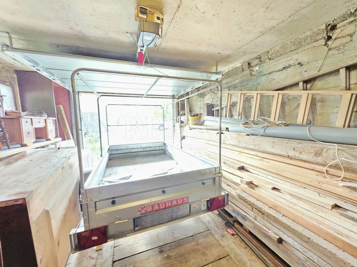 Donja Drenova - piano, ampio giardino, garage