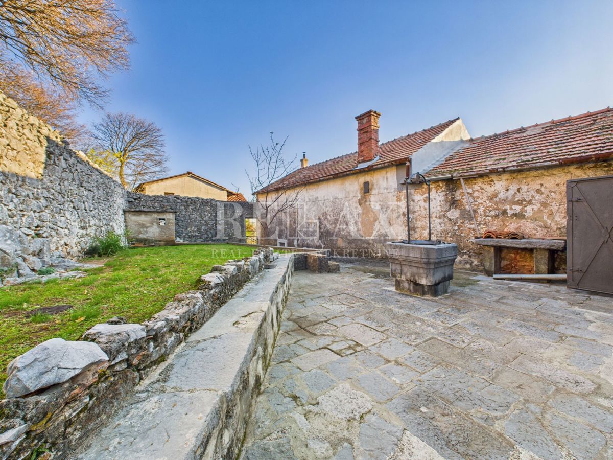 Kukuljanovo - casa, antico e rovina con un grande giardino