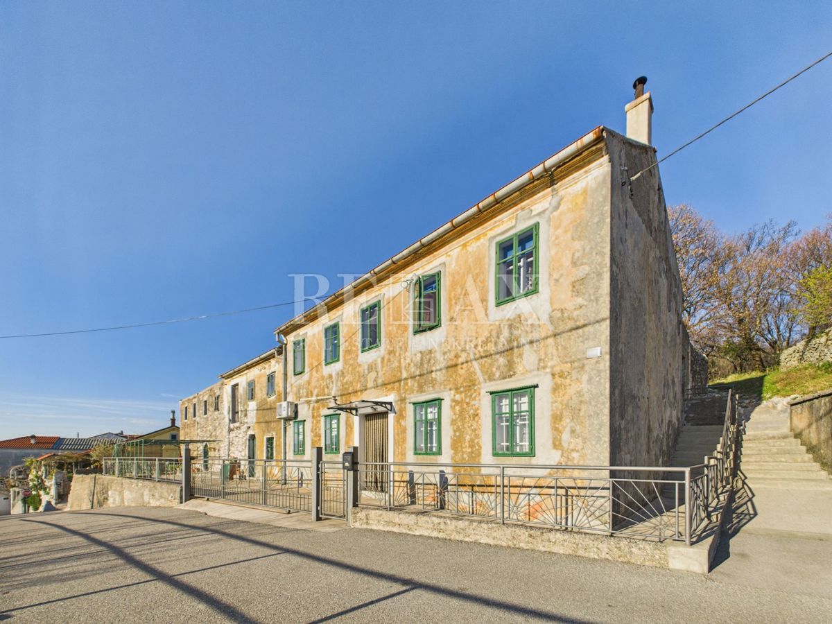 Kukuljanovo - casa, antico e rovina con un grande giardino