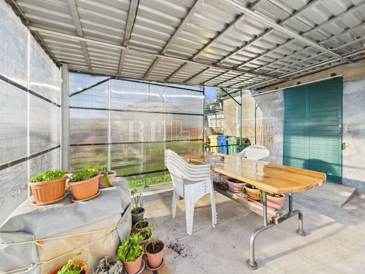 Kukuljanovo - casa, antico e rovina con un grande giardino