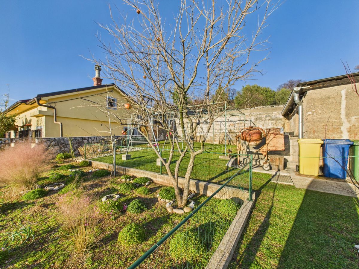 Kukuljanovo - casa, antico e rovina con un grande giardino