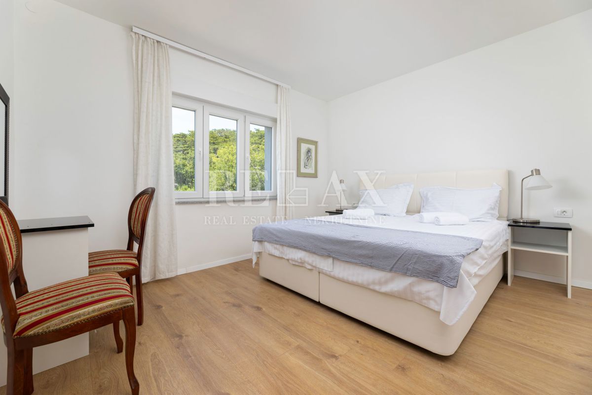 Povile - villa con piscina, a pochi passi dal mare