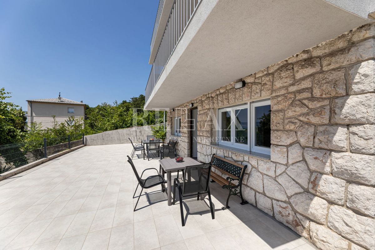 Povile - villa con piscina, a pochi passi dal mare