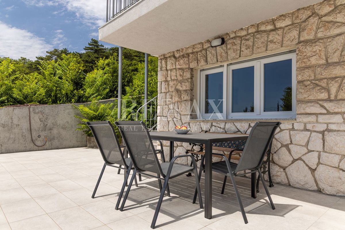 Povile - villa con piscina, a pochi passi dal mare