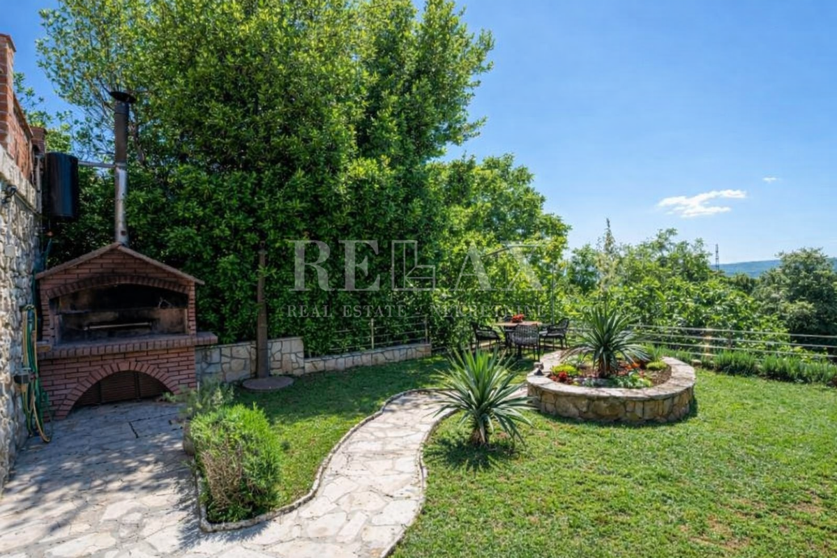 Crikvenica - bella casa in pietra, posizione tranquilla