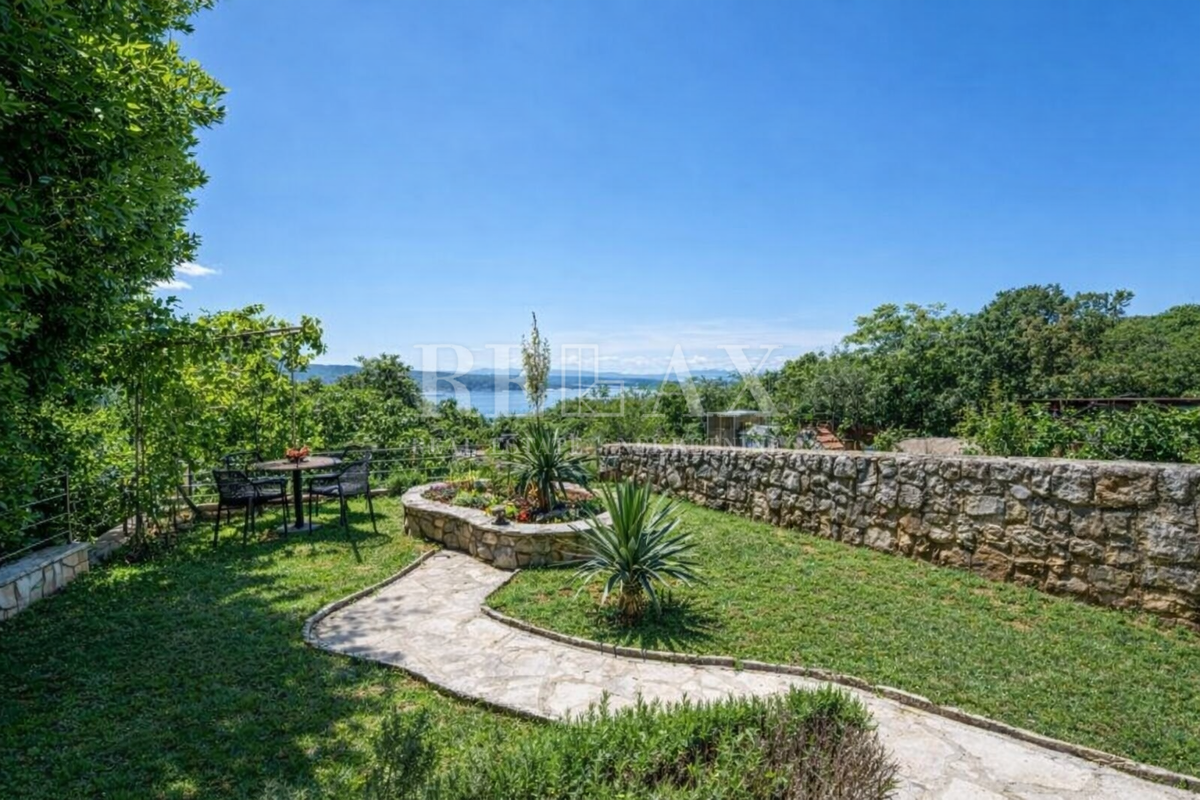 Crikvenica - bella casa in pietra, posizione tranquilla