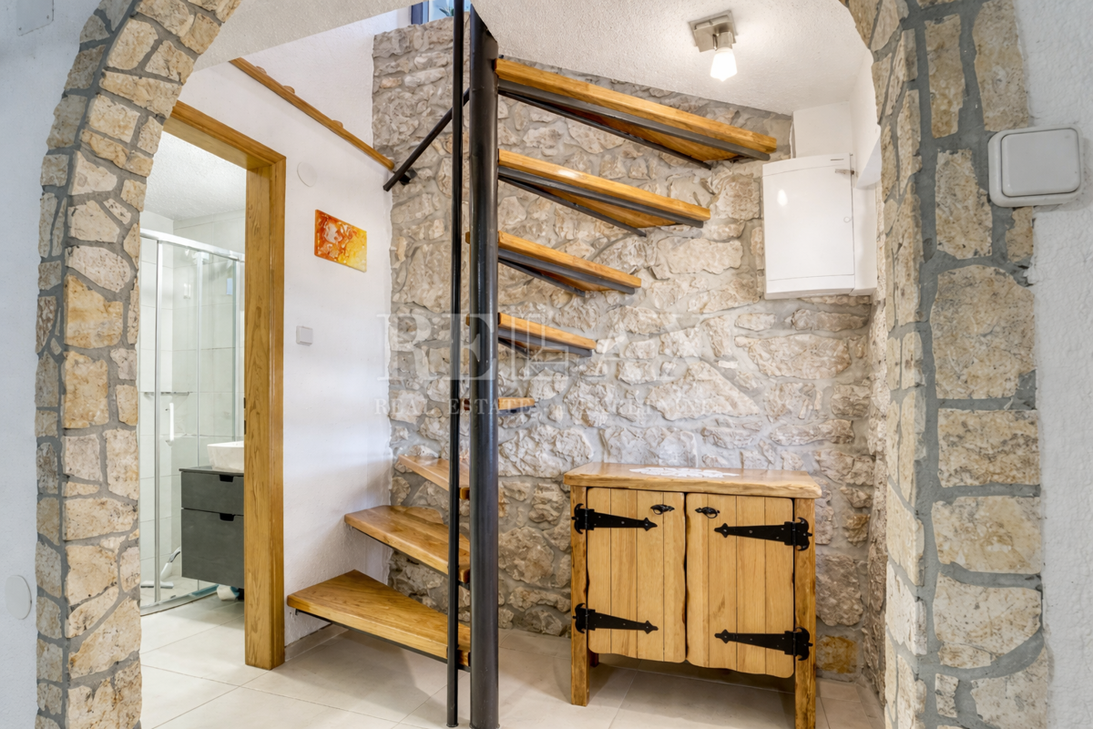 Crikvenica - bella casa in pietra, posizione tranquilla