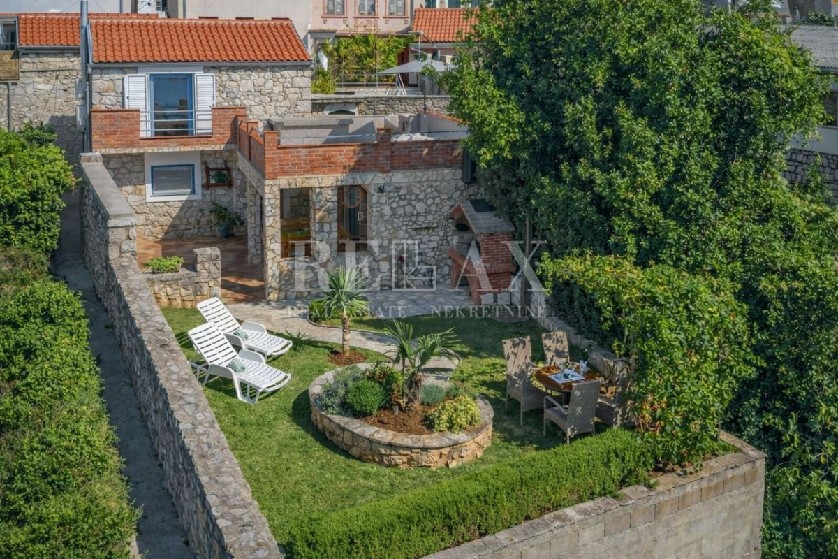 Crikvenica - bella casa in pietra, posizione tranquilla