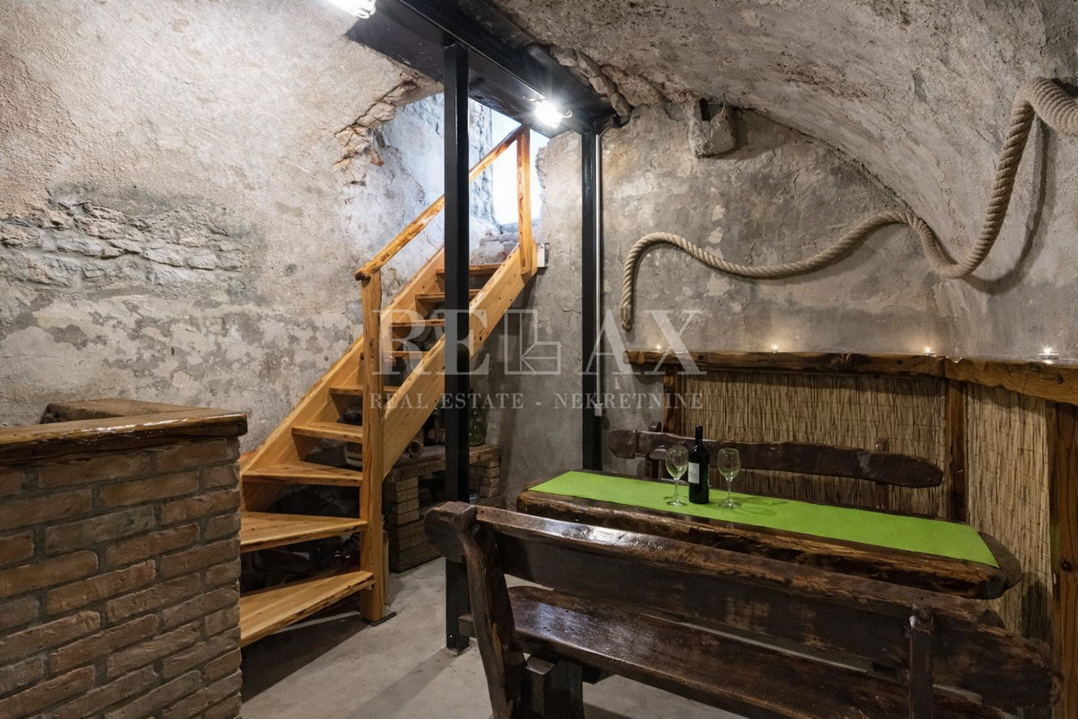 Crikvenica - bella casa in pietra, posizione tranquilla