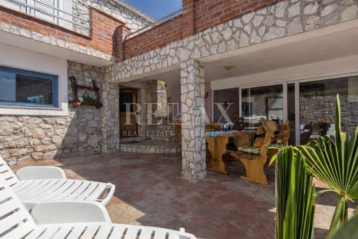 Crikvenica - bella casa in pietra, posizione tranquilla