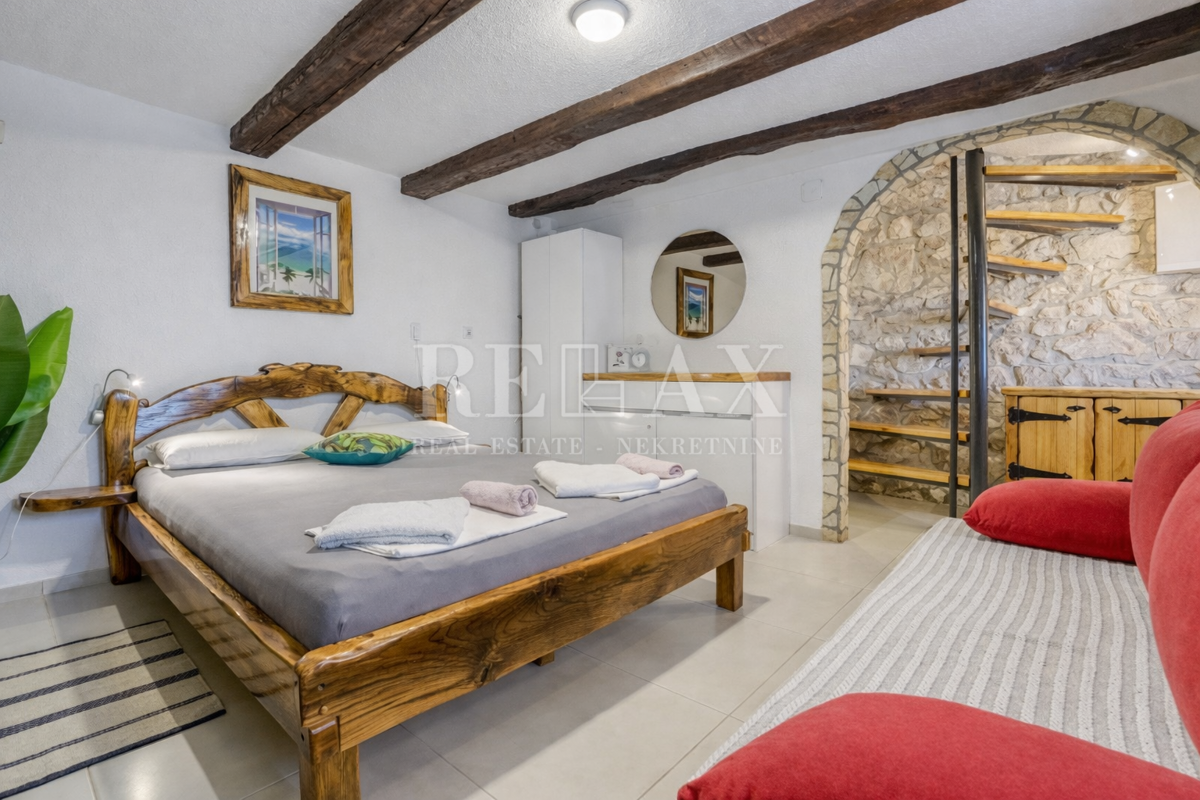 Crikvenica - bella casa in pietra, posizione tranquilla