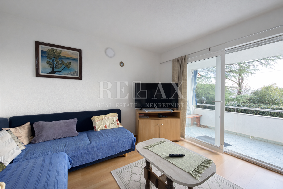 Novi Vinodolski - condominio in seconda fila sul mare