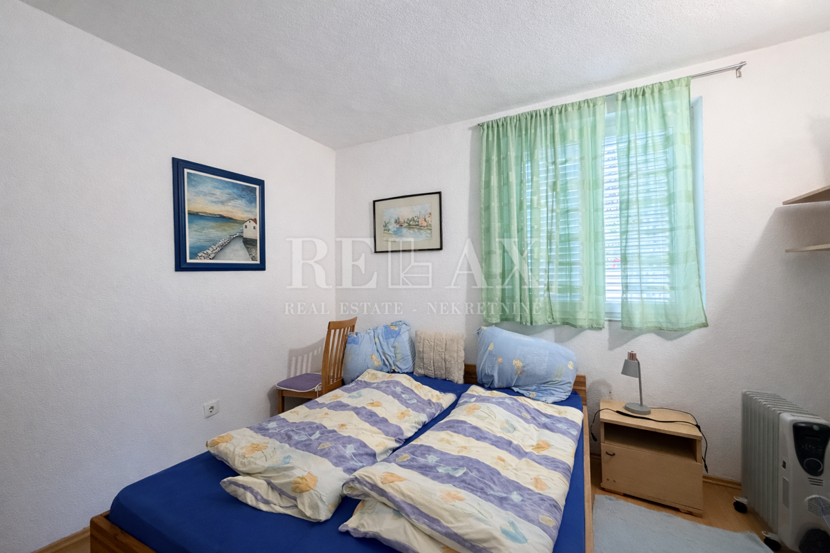 Novi Vinodolski - condominio in seconda fila sul mare