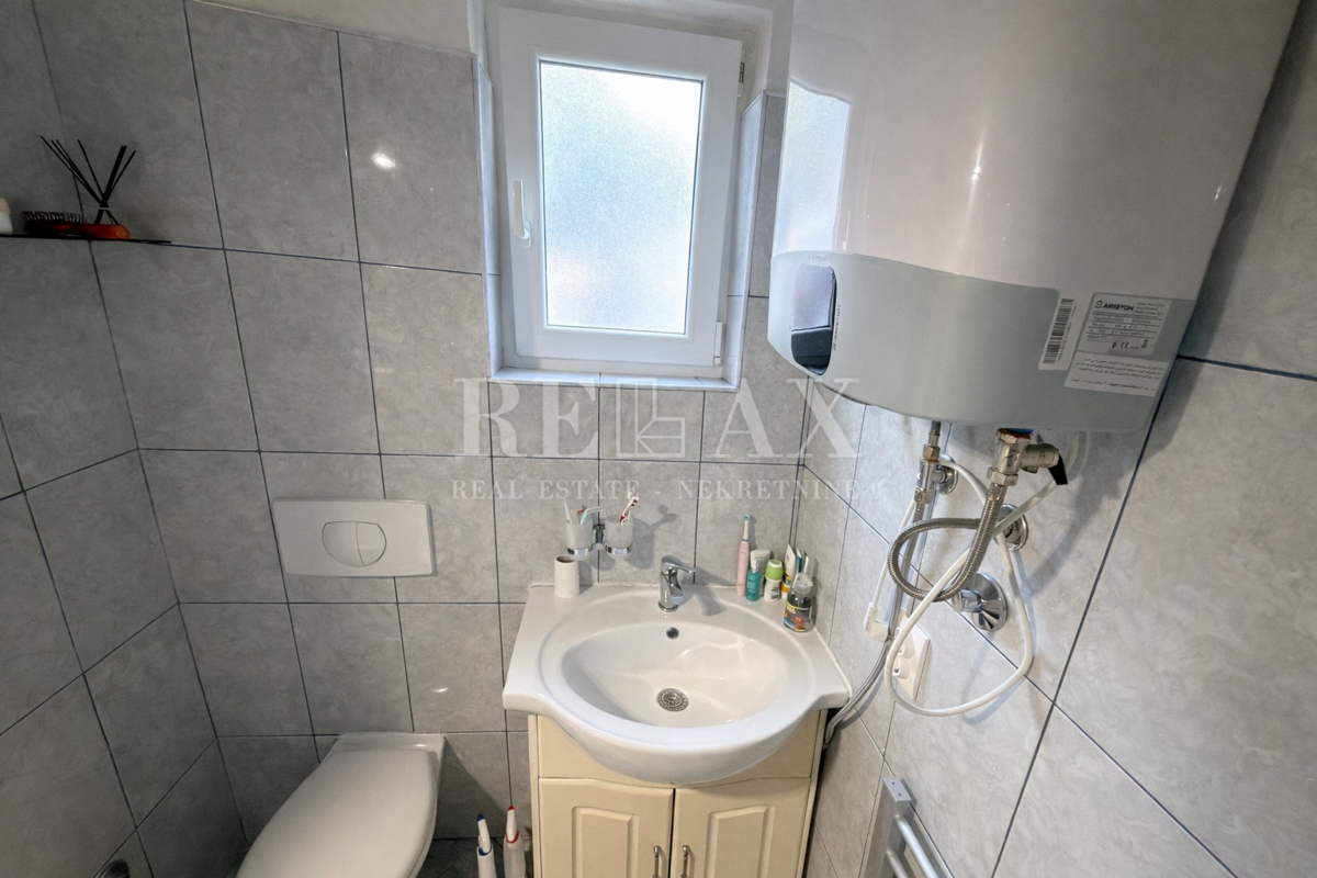 Novi Vinodolski - condominio in seconda fila sul mare