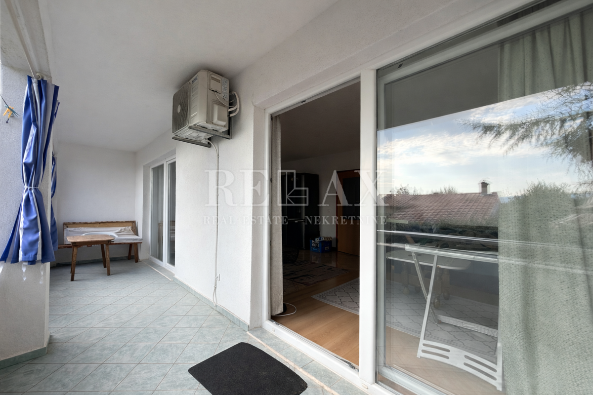 Novi Vinodolski - condominio in seconda fila sul mare