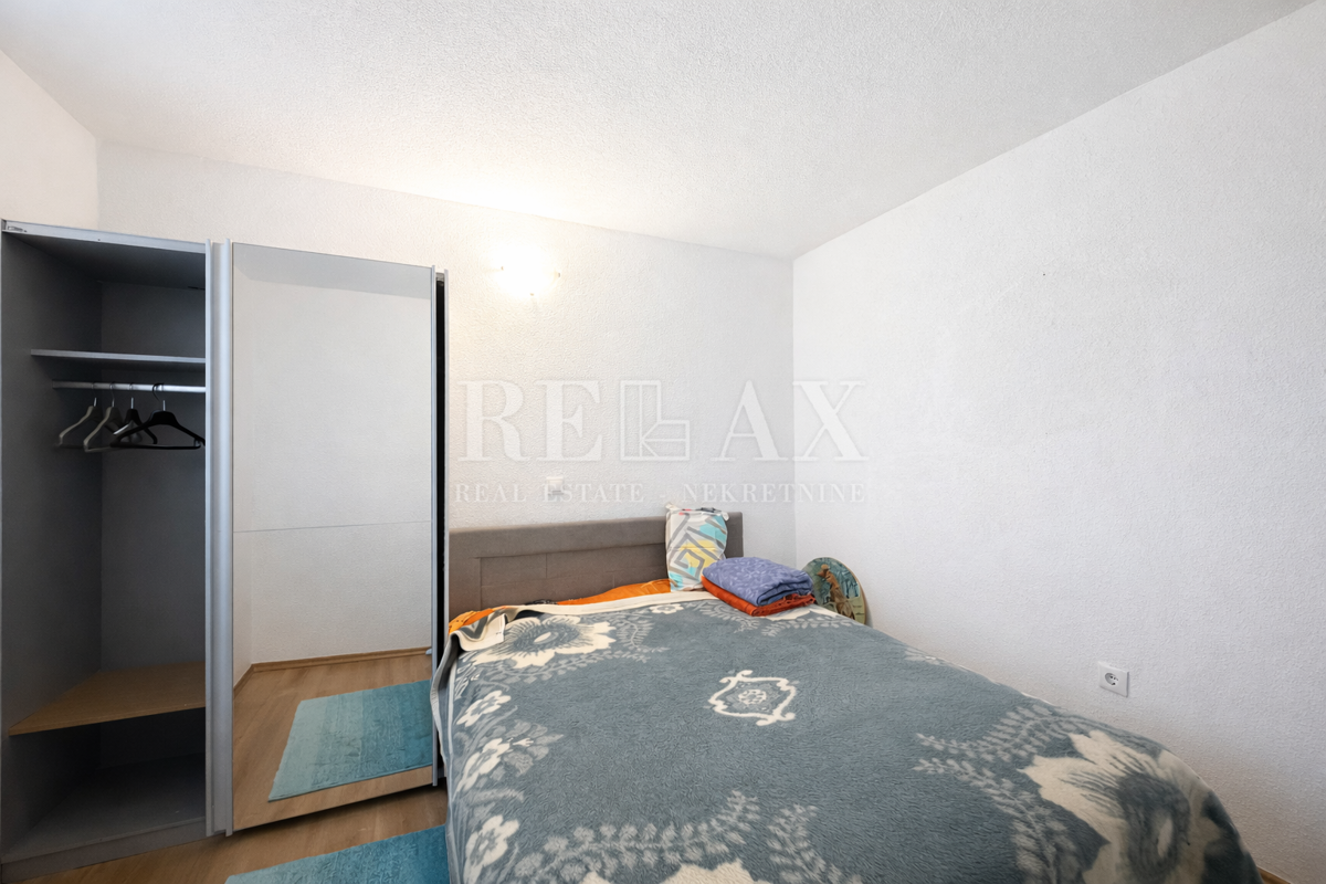 Novi Vinodolski - condominio in seconda fila sul mare