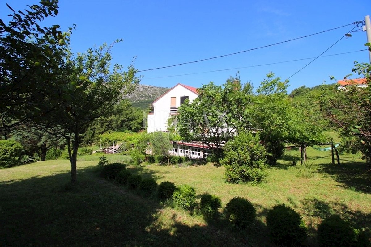 BRIBIR,VINODOLSKA OPCINA - Casa con 4 appartamenti e ampio giardino