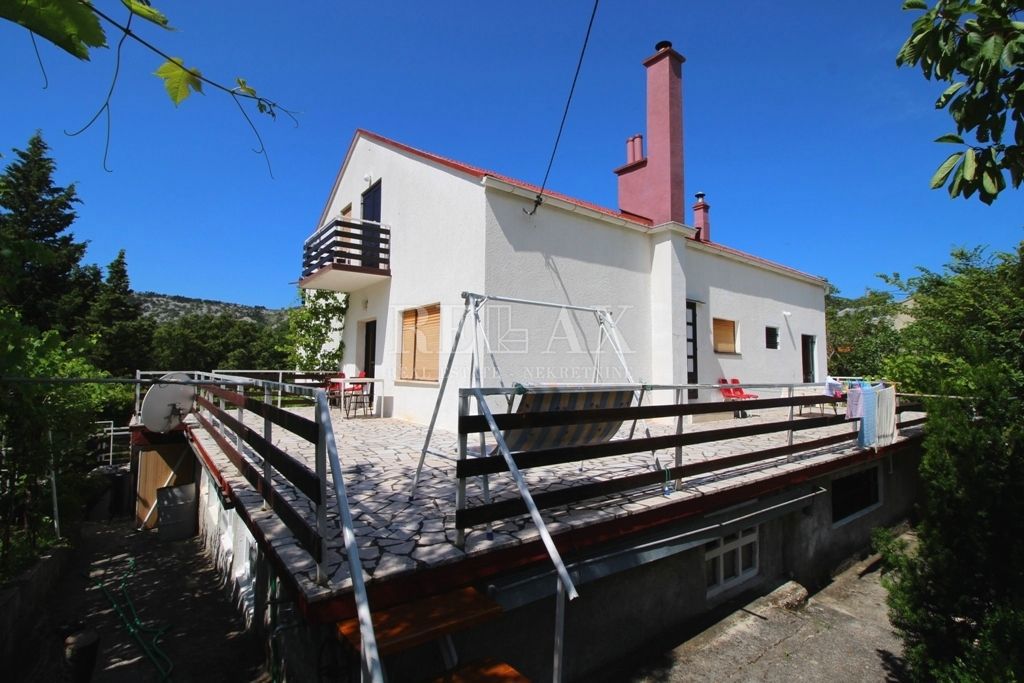 BRIBIR,VINODOLSKA OPCINA - Casa con 4 appartamenti e ampio giardino