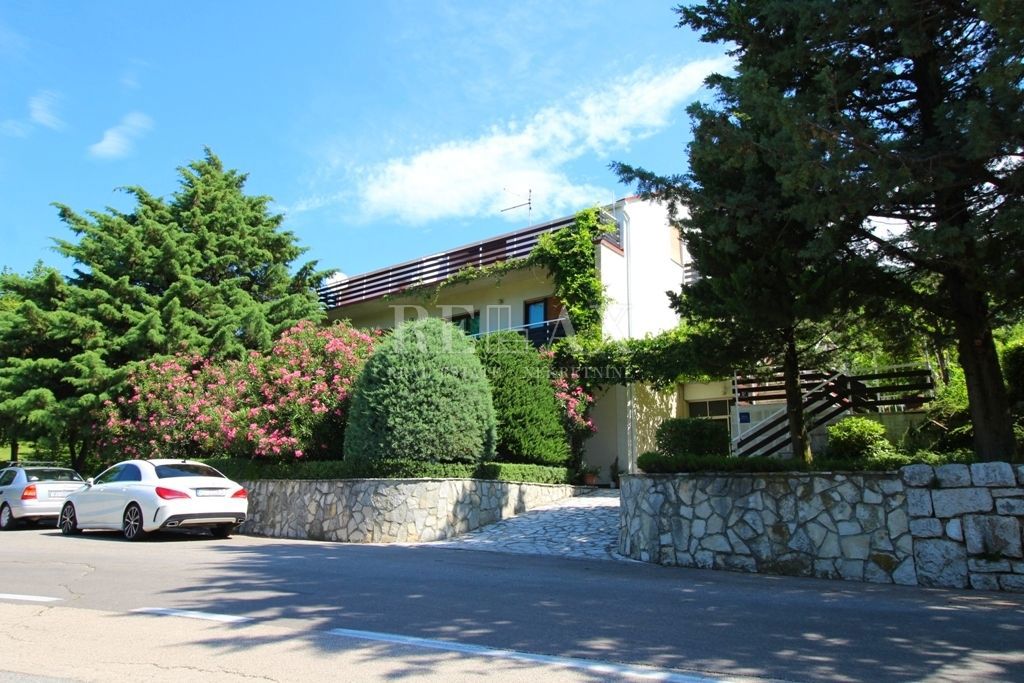BRIBIR,VINODOLSKA OPCINA - Casa con 4 appartamenti e ampio giardino