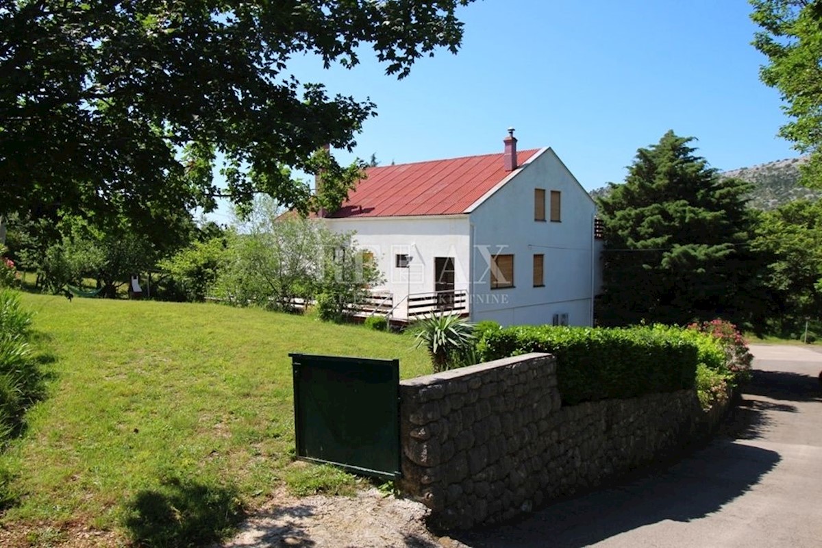 BRIBIR,VINODOLSKA OPCINA - Casa con 4 appartamenti e ampio giardino