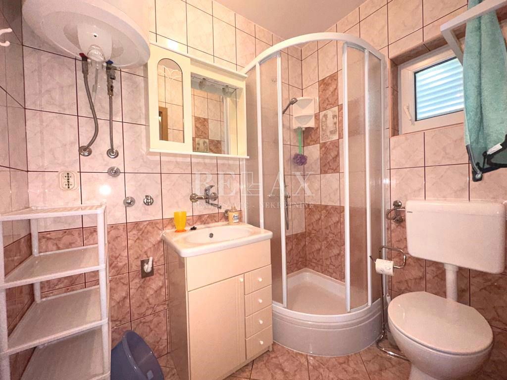 Novi Vinodolski - Casa con tre appartamenti