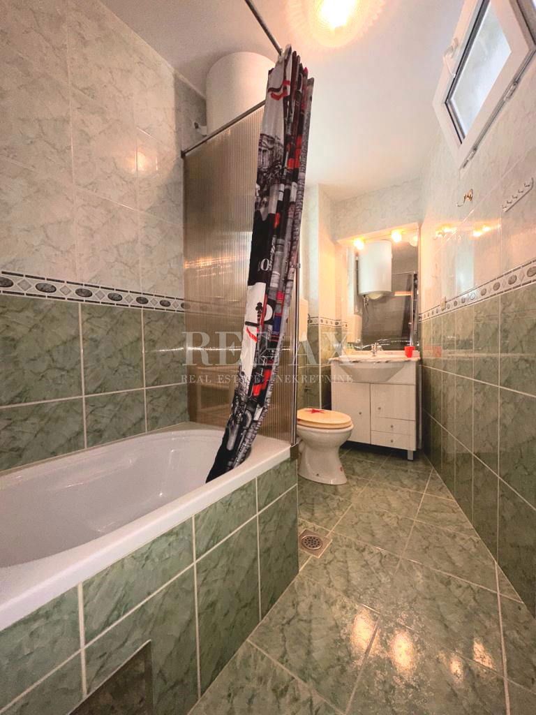 Novi Vinodolski - Casa con tre appartamenti