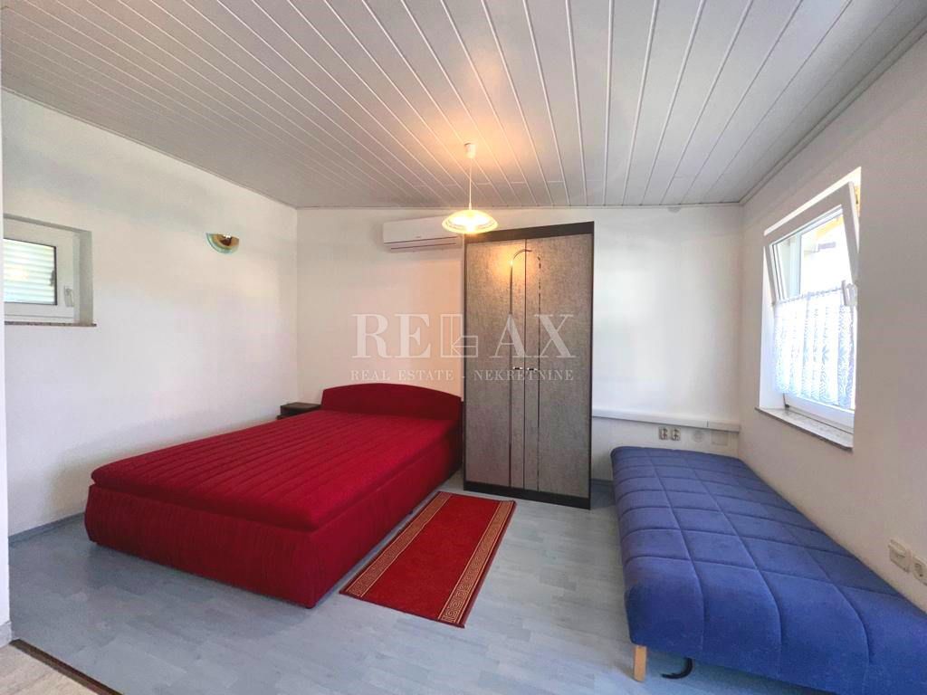 Novi Vinodolski - Casa con tre appartamenti