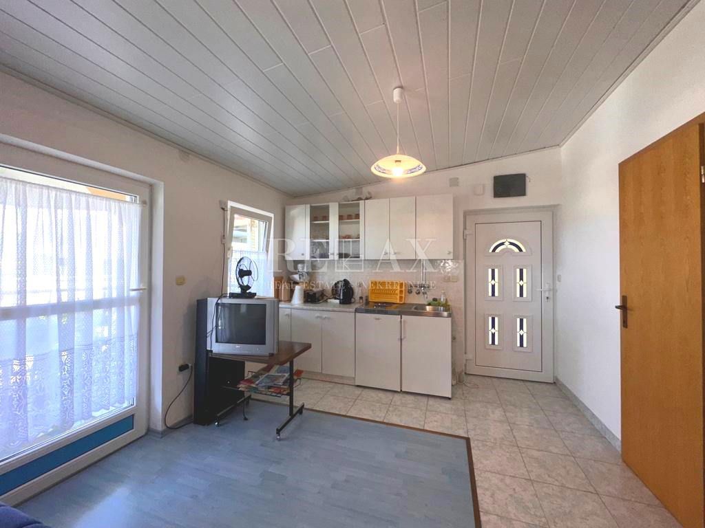 Novi Vinodolski - Casa con tre appartamenti