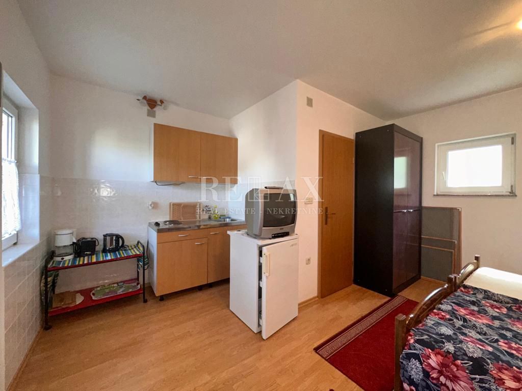 Novi Vinodolski - Casa con tre appartamenti