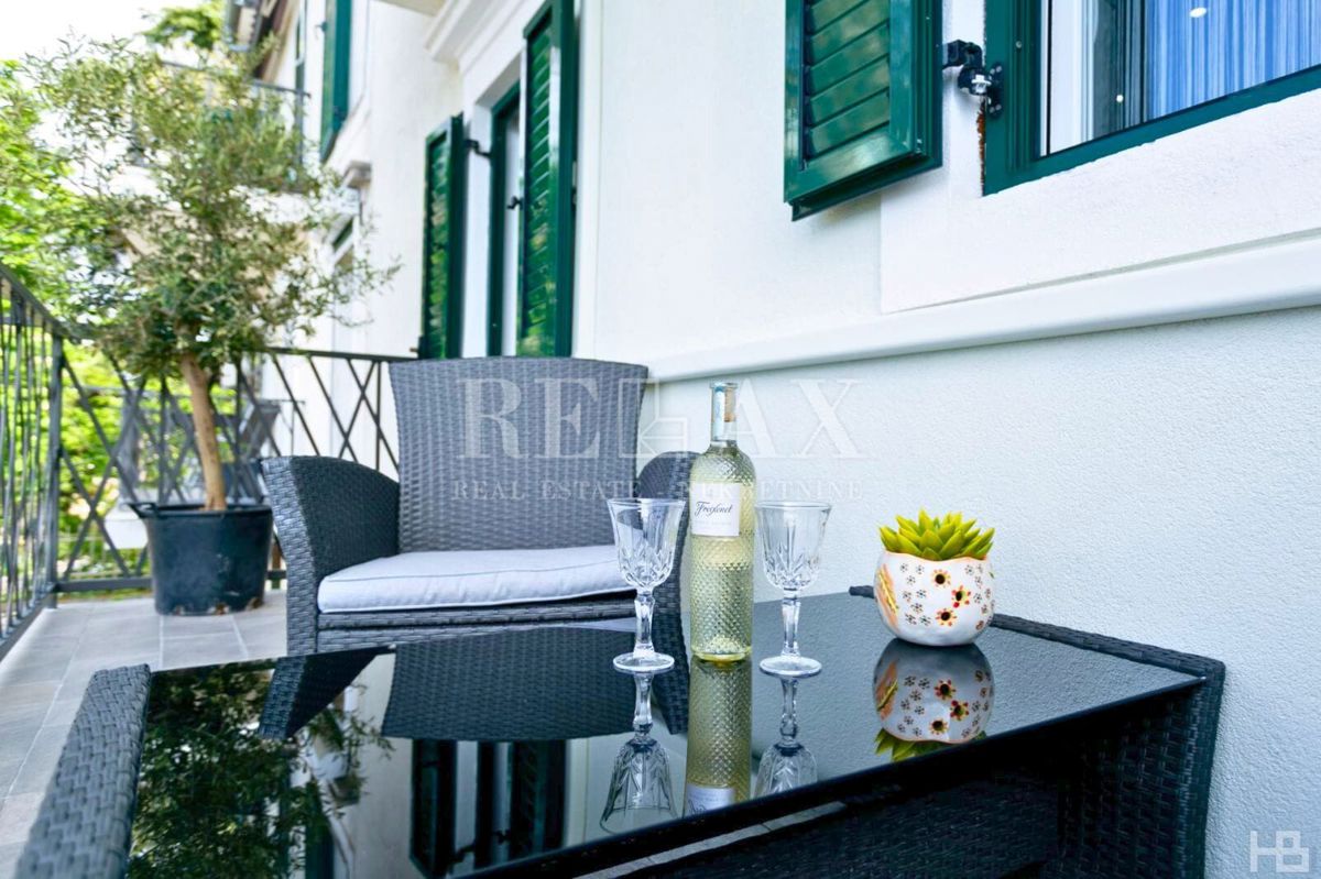 Rijeka, Pećine - appartamento prima fila al mare