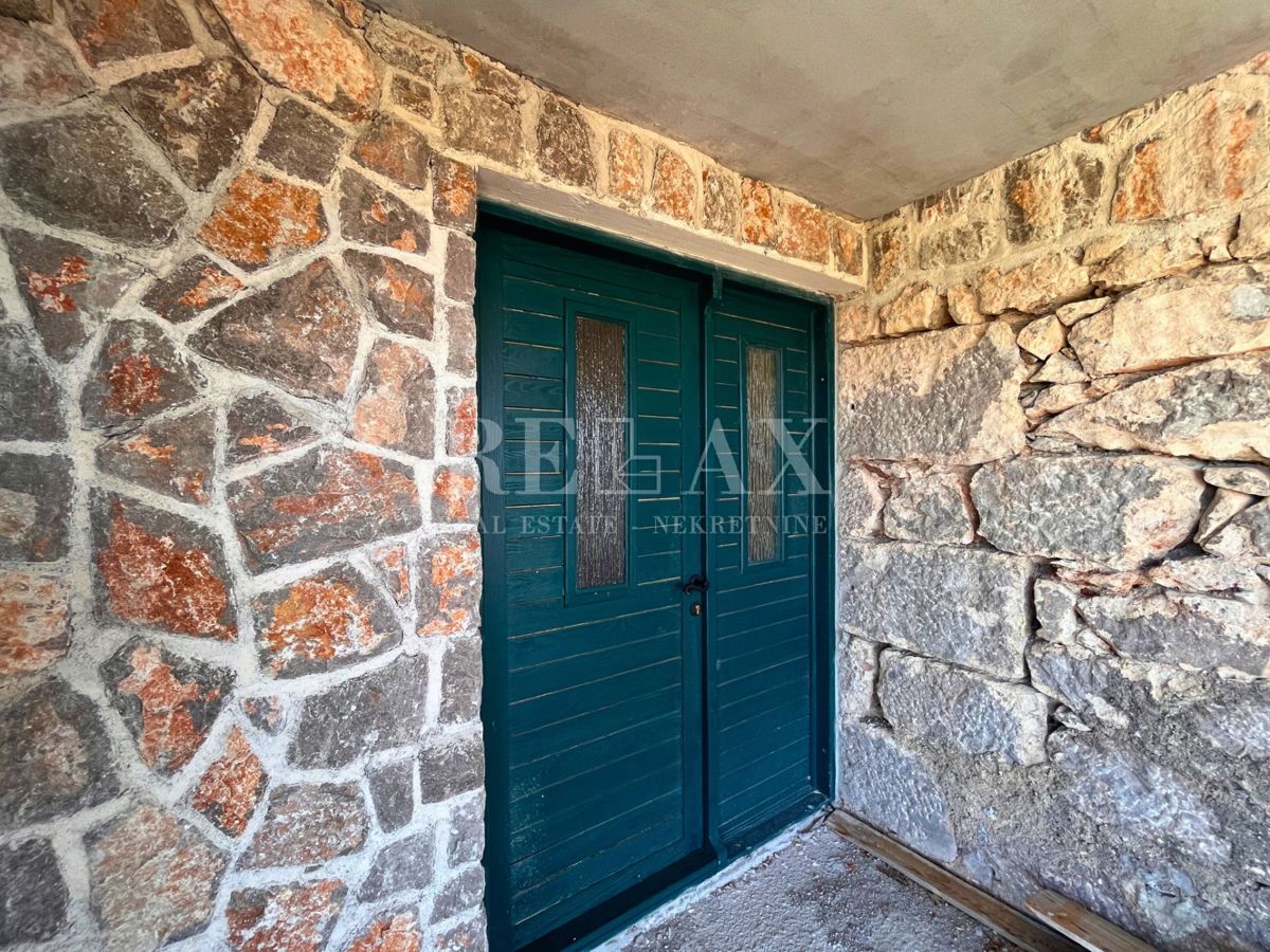 Jablanac - casa in pietra con vista sul mare