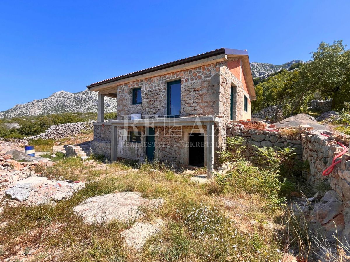 Jablanac - casa in pietra con vista sul mare