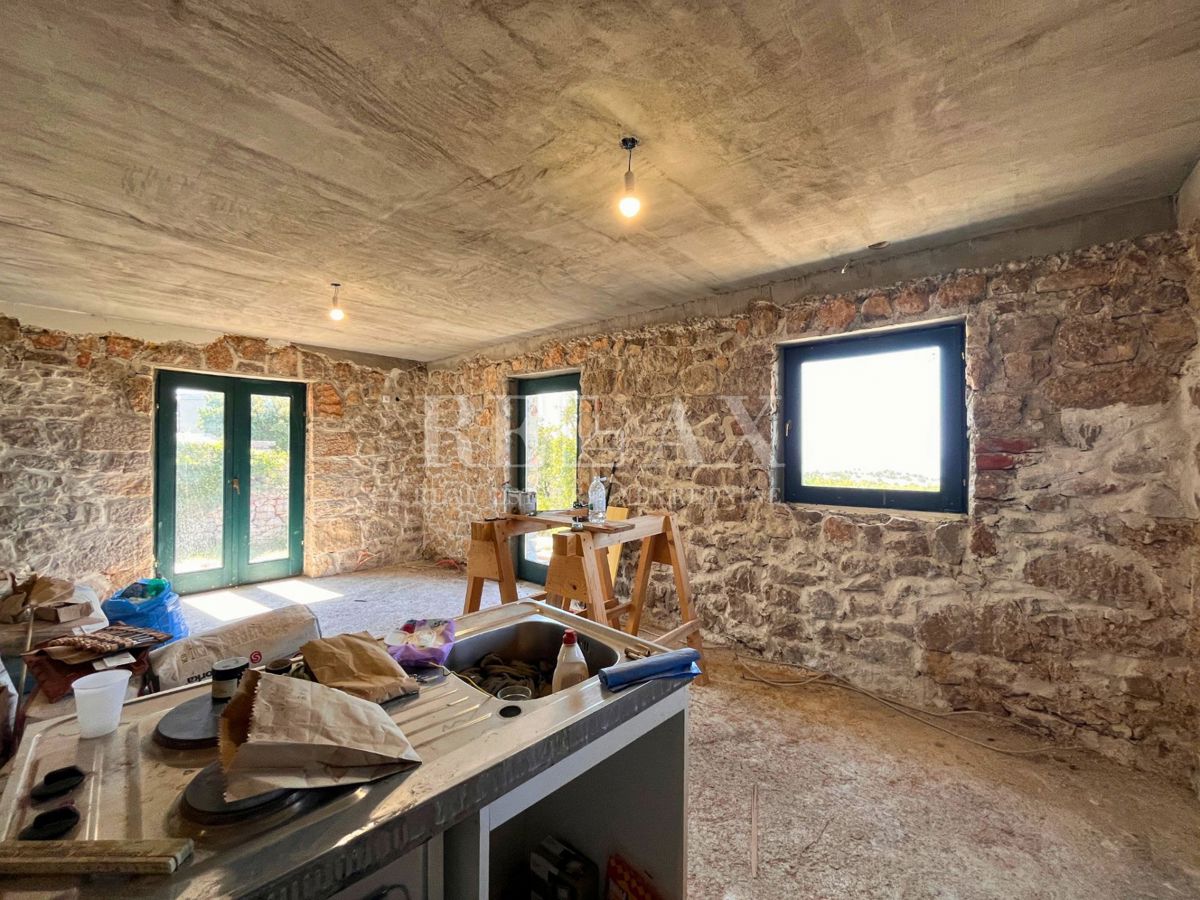 Jablanac - casa in pietra con vista sul mare