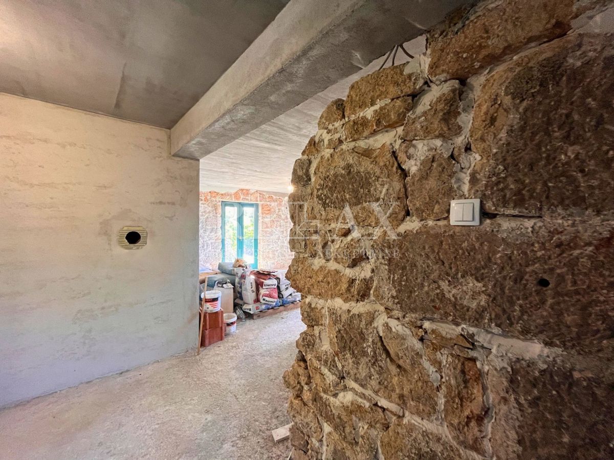 Jablanac - casa in pietra con vista sul mare