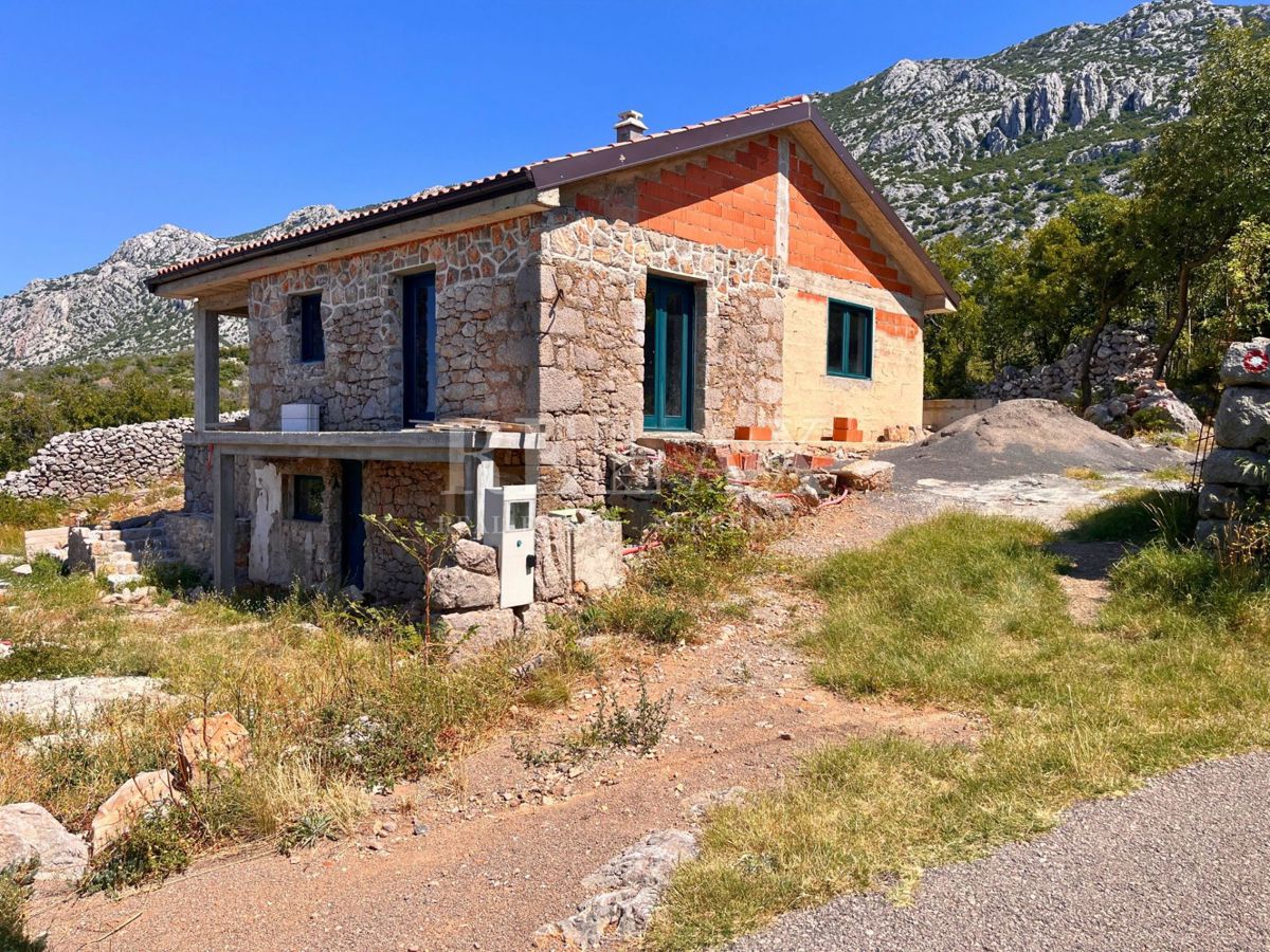 Jablanac - casa in pietra con vista sul mare
